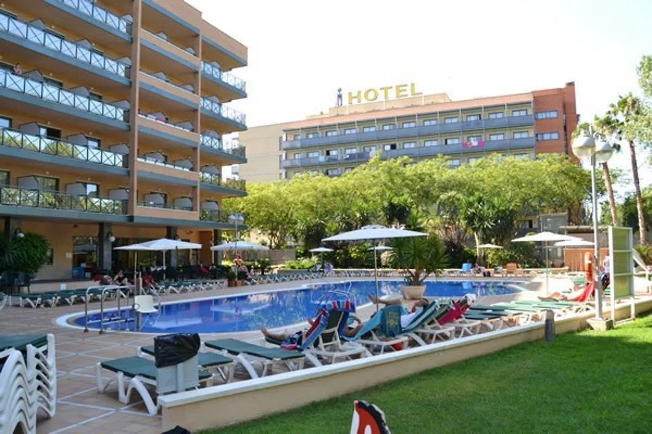 Hotel California Palace 살루